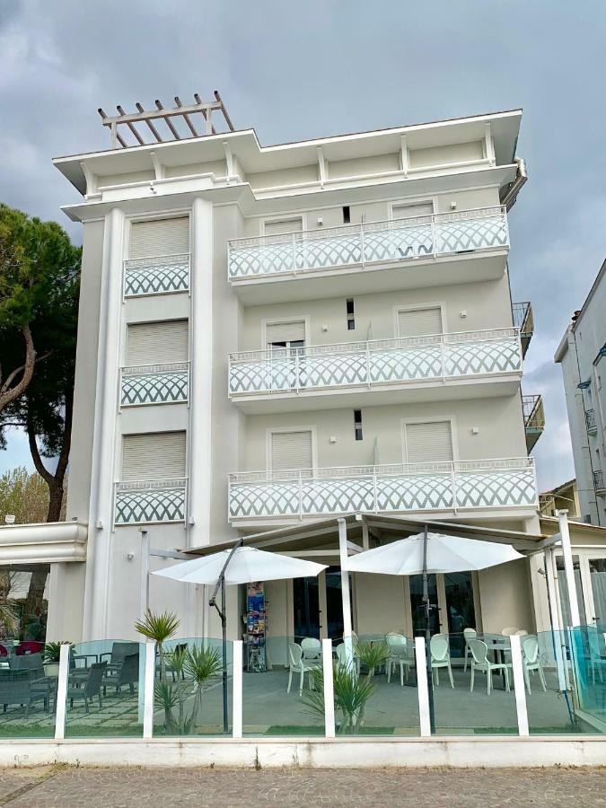 Hotel Vela D'Oro Riccione Exterior foto